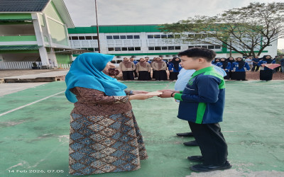 Gemilang! Katim Kesiswaan Pendidikan Madrasah  Kanwil Kemenag Babel Anugerahkan Reward kepada Rafka Abdillah, Peserta CBT SNMB Tahun 2026 MAN IC Bangka Tengah yang Lolos TPB Jalur Prestasi