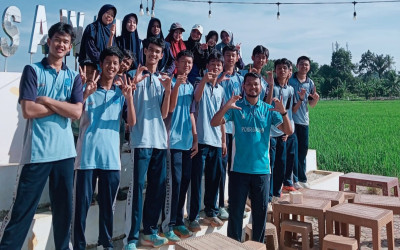 Siswa MAN IC Bangka Tengah Meriahkan Jalan Sehat dan Tradisi Ngiluk Durin