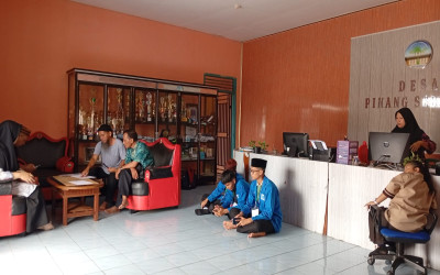 Murid Kelas XI Dalami Pertanian dan Pelayanan Desa dalam Kegiatan Pembelajaran di Pinang Sebatang