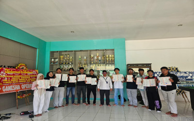 Langkah Akhir Administrasi Kelulusan, MAN IC Bangka Tengah Tandatangani Ijazah dan Transkrip Nilai Purna Murid