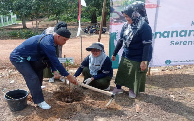 MAN IC Bangka Tengah Sukseskan Gerakan Penanaman dan Pemeliharaan Pohon
