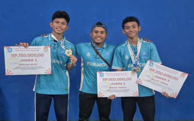 Eagan Sabet Dua Medali Panjat Tebing O2SN Bangka Tengah dalam Sehari