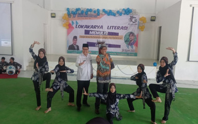 Undang Gol A Gong, MAN Insan Cendekia Gelar Lokakarya Literasi Menulis